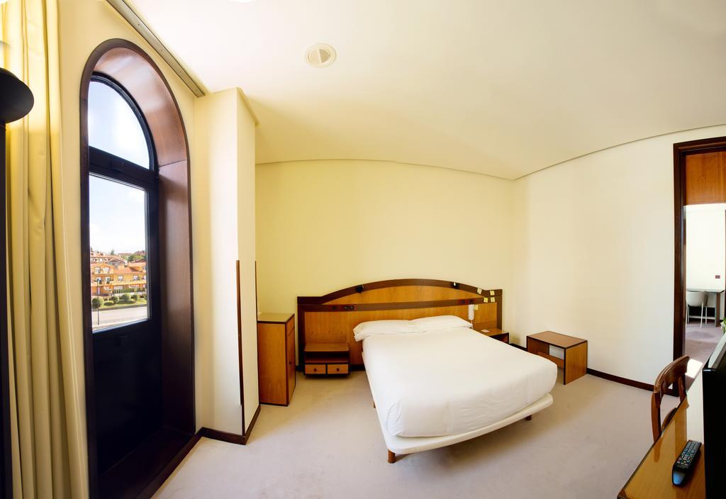 אוביידו New Hotel חדר תמונה